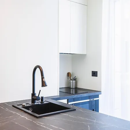 Waterfront By Alezzi Infinity & Apartment *